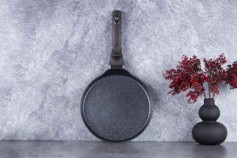 PATELNIA NALEŚNIKOWA Z POWŁOKĄ GRANITOWĄ 25CM DO NALEŚNIKÓW BERLINGER HAUS SHINY BLACK BH-6613 PATELNIA NALEŚNIKOWA Z POWŁOKĄ GRANITOWĄ 25CM DO NALEŚNIKÓW BERLINGER HAUS SHINY BLACK BH-6613