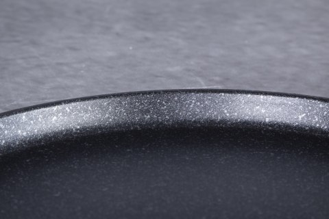 PATELNIA NALEŚNIKOWA Z POWŁOKĄ GRANITOWĄ 25CM DO NALEŚNIKÓW BERLINGER HAUS SHINY BLACK BH-6613 PATELNIA NALEŚNIKOWA Z POWŁOKĄ GRANITOWĄ 25CM DO NALEŚNIKÓW BERLINGER HAUS SHINY BLACK BH-6613