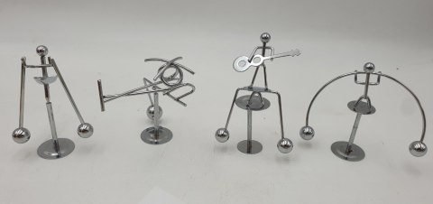 Figurka metalowa na huśtawce wahadełko Figurka metalowa na huśtawce wahadełko