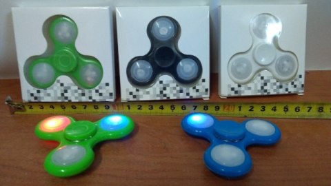 Spinner 10szt ŚWIECĄCY LED 5246 Spinner 10szt ŚWIECĄCY LED 5246