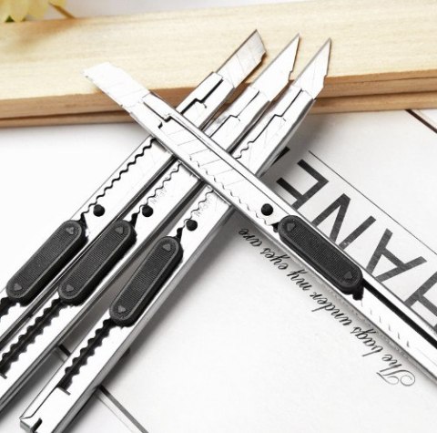 Nożyk 10szt do tapet tapeciak ze stali nierdzewnej do listów gilotyna do papieru 13 x 1 cm NT5221 Nożyk 10szt do tapet tapeciak ze stali nierdzewnej do listów gilotyna do papieru 13 x 1 cm NT5221