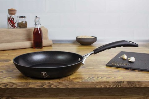 PATELNIA TYTANOWA 28cm BERLINGER HAUS BLACK PROFESSIONAL LINE BH-6117 PATELNIA TYTANOWA 28cm BERLINGER HAUS BLACK PROFESSIONAL LINE BH-6117