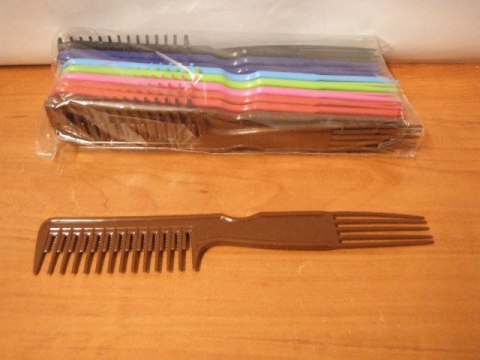 Grzebienie 20szt z ząbkami do tapirowania18,5cm 6646 Grzebienie 20szt z ząbkami do tapirowania18,5cm 6646