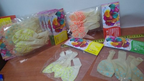 Balony przeźroczyste z gwiazdkami 30 cm - 4szt Balony przeźroczyste z gwiazdkami 30 cm - 4szt