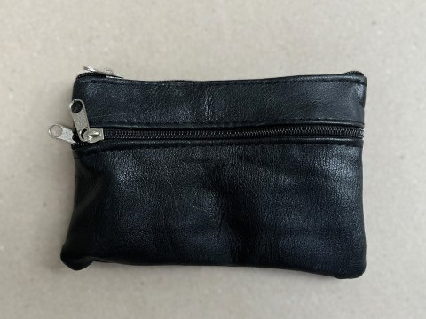 Etui na klucze drobne 12x9cm czarne skórzane 9.2 Etui na klucze drobne 12x9cm czarne skórzane 9.2