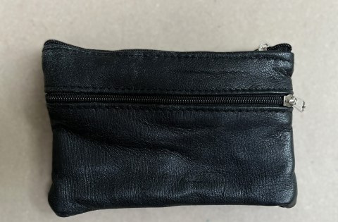 Etui na klucze drobne 12x9cm czarne skórzane 9.2 Etui na klucze drobne 12x9cm czarne skórzane 9.2