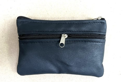 Etui na klucze drobne 12x9cm granatowe skórzane 9.1 Etui na klucze drobne 12x9cm granatowe skórzane 9.1
