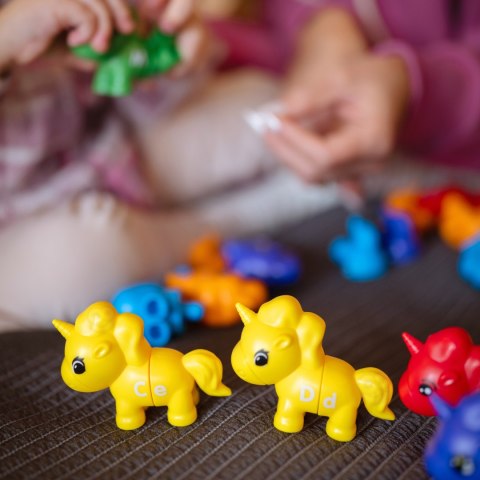WOOPIE Figurki Montessori Zestaw Edukacyjny Jednorożce do Składania "Dopasuj Literki" 13 el. WOOPIE Figurki Montessori Zestaw Edukacyjny Jednorożce do Składania "Dopasuj Literki" 13 el.