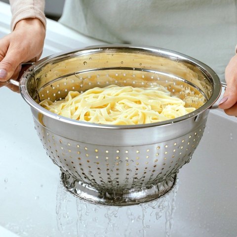 Cedzak Durszlak na Makaron Kuchenny Stalowy Nierdzewny NAVA 24 cm Cedzak Durszlak na Makaron Kuchenny Stalowy Nierdzewny NAVA 24 cm