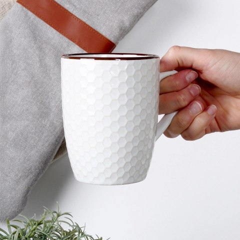 Kubki Ceramiczne Białe do Kawy Herbaty Zestaw Ozdobny VILDE 400 ml 4 szt. Kubki Ceramiczne Białe do Kawy Herbaty Zestaw Ozdobny VILDE 400 ml 4 szt.