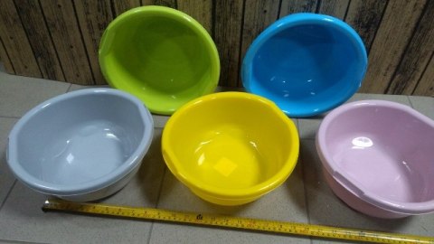 Miska plastikowa z uszami 3,5l. Miska plastikowa z uszami 3,5l.
