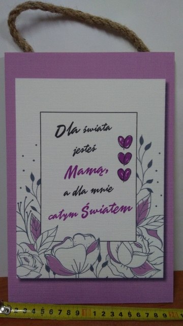 Tabliczka/obraz do zawieszenia 20x30 DLA ŚWIATA JESTEŚ MAMĄ A DLA MNIE CAŁYM ŚWIATEM Tabliczka/obraz do zawieszenia 20x30 DLA ŚWIATA JESTEŚ MAMĄ A DLA MNIE CAŁYM ŚWIATEM
