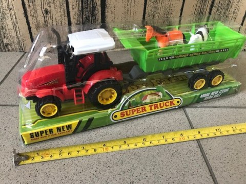 Traktor z przyczepą i zwierzętami 35x10cm | 63008 Traktor z przyczepą i zwierzętami 35x10cm | 63008