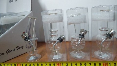 Bongo /fajka wodna szklana 12cm Bongo /fajka wodna szklana 12cm