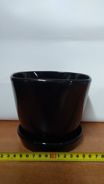 Doniczka z podstawką MARCEL 13cm CZARNA Doniczka z podstawką MARCEL 13cm CZARNA