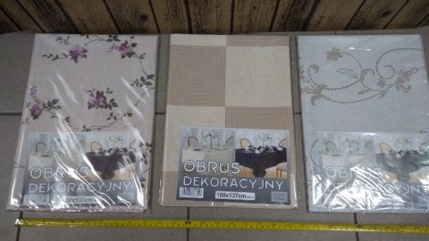Obrus dekoracyjny 100x137 TKANINA Obrus dekoracyjny 100x137 TKANINA