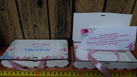 Szkatułka/pudełko drewniane URODZINY Szkatułka/pudełko drewniane URODZINY