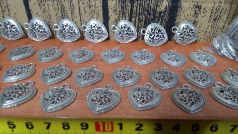 Zawieszka metalowa oksydowana 2,5X3cm SERCE AŻUR 25szt Zawieszka metalowa oksydowana 2,5X3cm SERCE AŻUR 25szt