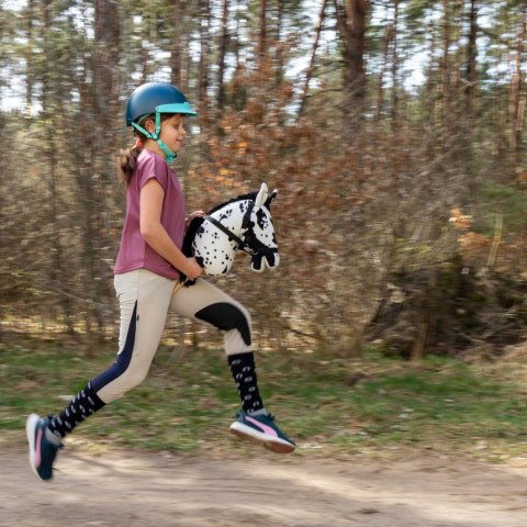 Skippi Hobby Horse - w plamy - czarne plamki - koń na kiju - kantar Skippi Hobby Horse - w plamy - czarne plamki - koń na kiju - kantar