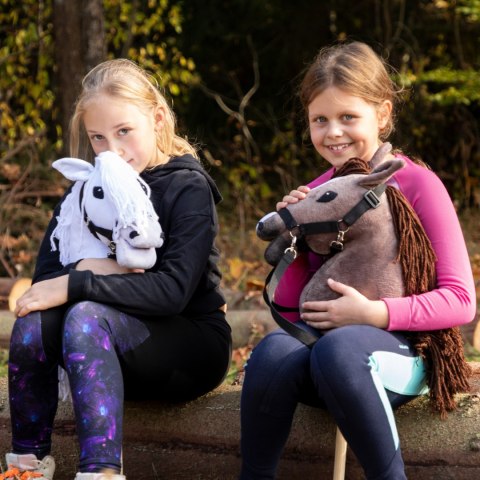 Skippi hobby horse z kantarem biały koń A3 duży Skippi hobby horse z kantarem biały koń A3 duży