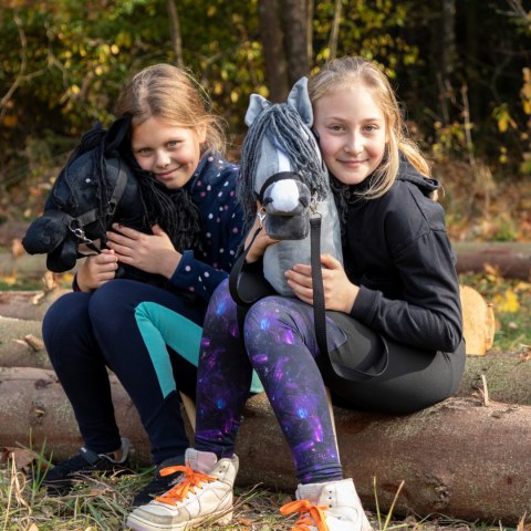 Skippi hobby horse z kantarem wodzami koń A3 duży Skippi hobby horse z kantarem wodzami koń A3 duży