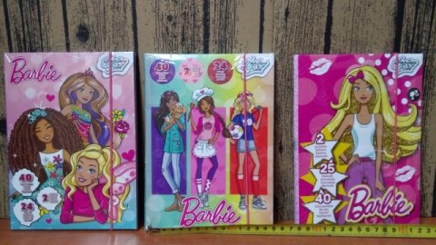 Szablon 2szt,szkicownik 40szt,naklejki 24szt BARBIE Szablon 2szt,szkicownik 40szt,naklejki 24szt BARBIE