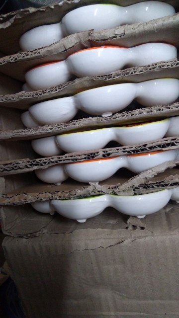 Talerz ceramiczny na jajka jajek kolorowy KURKA Talerz ceramiczny na jajka jajek kolorowy KURKA