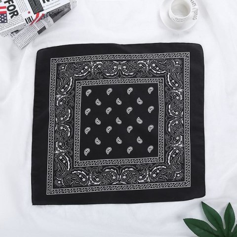 Bandana wielofunkcyjna bandama chusta apaszka czarna Bandana wielofunkcyjna bandama chusta apaszka czarna
