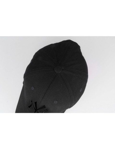Czapka z daszkiem snapback regulowana czarna Czapka z daszkiem snapback regulowana czarna
