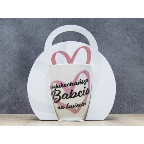 Kubek w torebce 340ml NAJUKOCHAŃSZA BABCIA 0643 Kubek w torebce 340ml NAJUKOCHAŃSZA BABCIA 0643