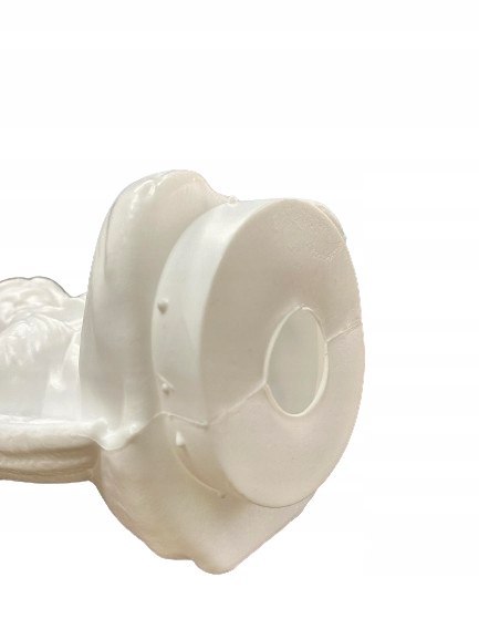 Aniołek plastikowy biały klęczący stroiki ozdoba 14,5 x 9 cm Aniołek plastikowy biały klęczący stroiki ozdoba 14,5 x 9 cm