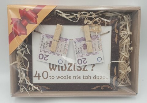Ramka "widzisz 40 to wcale nie tak dużo ... " w ozdobnym kartoniku 28 x 20 cm Ramka "widzisz 40 to wcale nie tak dużo ... " w ozdobnym kartoniku 28 x 20 cm