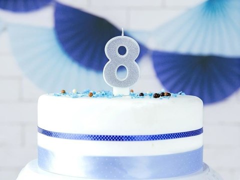Świeczka urodzinowa Cyferka 8, srebrny Partydeco Świeczka urodzinowa Cyferka 8, srebrny Partydeco