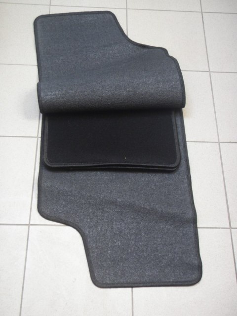 Dywaniki samochodowe ekonomiczne 000889 Dywaniki samochodowe ekonomiczne 000889