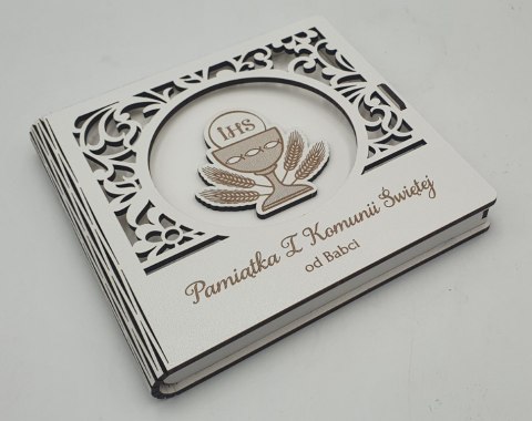Album kwadrat KOMUNIA OD BABCI NR. 8 Album kwadrat KOMUNIA OD BABCI NR. 8